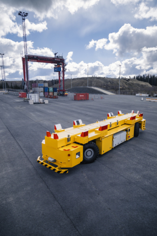Kalmar TCC AGV -7 (1).jpg Kalmar TCC AGV -7 (1).jpg