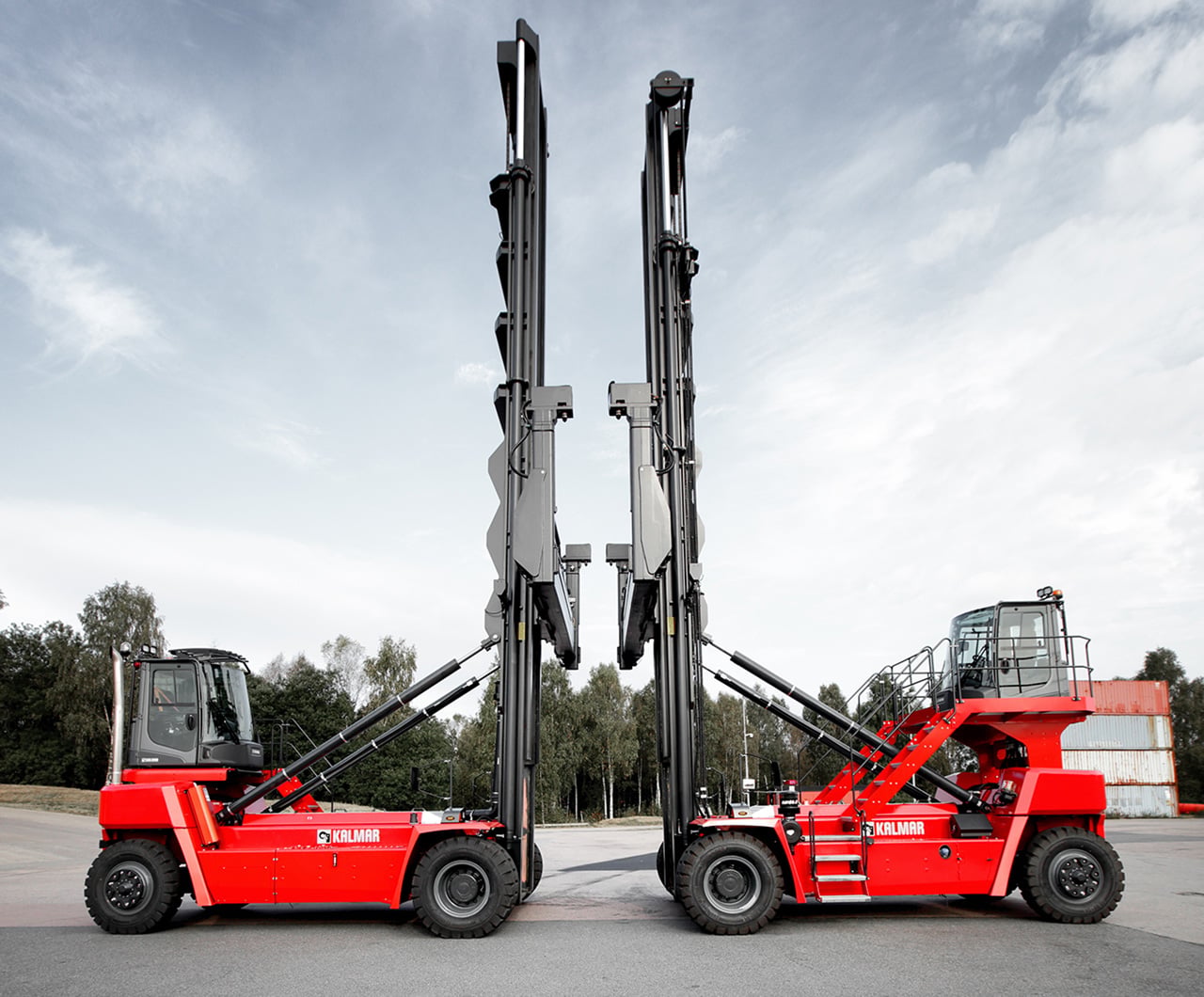 The DCG80-100 has a more modular design than previous empty container handlers