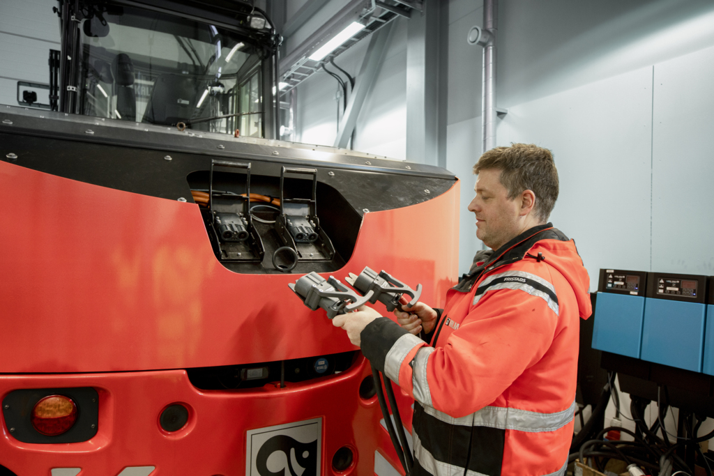 Medium Electric Forklift Li-ion (11).jpg Medium Electric Forklift Li-ion (11).jpg