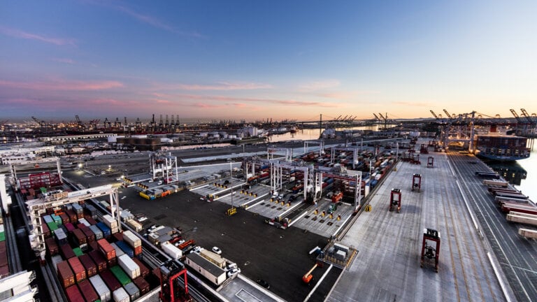 Containerumschlag