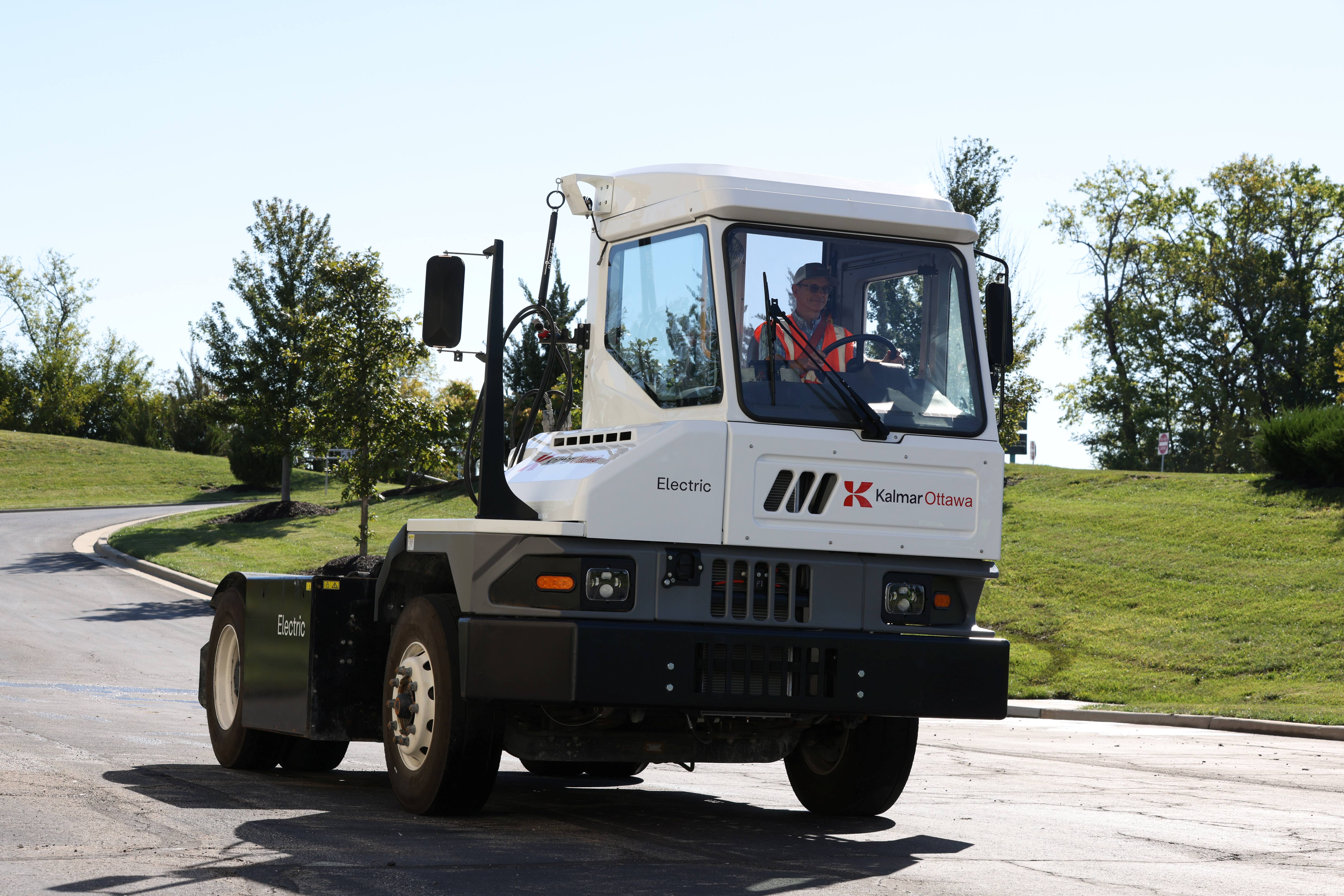 WTC Group erweitert ihren nachhaltigen Betrieb mit der Kalmar Ottawa T2 EV Flotte