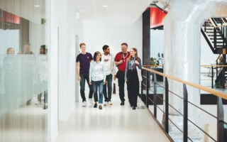 Wahrung der Menschenrechte und Priorisierung von Gesundheit und Sicherheit an einem integrativen Arbeitsplatz