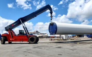 Personalisieren Sie Ihren Kalmar-Reachstacker mit maßgeschneiderten Zubehörlösungen für Ihre Einsätze